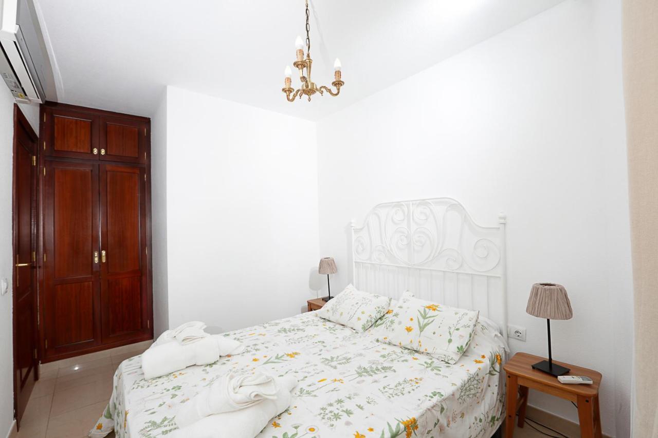 Apartamento Frente Al Puerto De Candelaria A 20 Metros De La Playa. Exterior photo